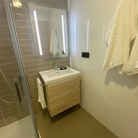 Move In Miragaia Apartamento *